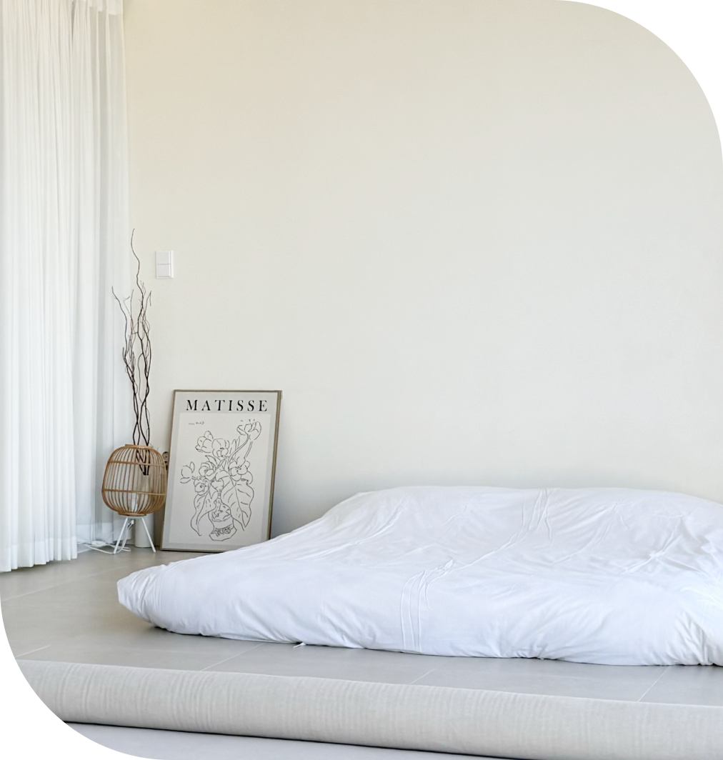 白いベッドの写真